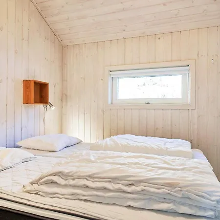8 Person Holiday Home In Nex * Vester Somarken