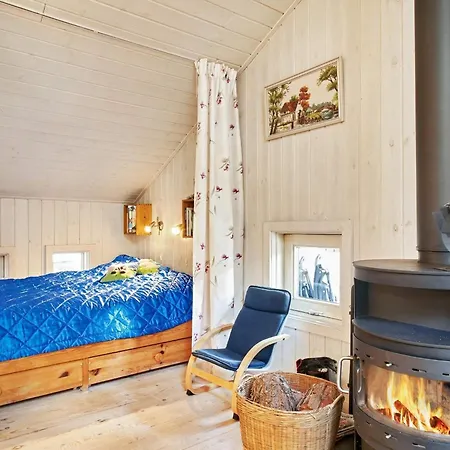 8 Person Holiday Home In Nex *