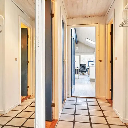 Holiday home 8 Person Holiday Home In Nex Vester Somarken