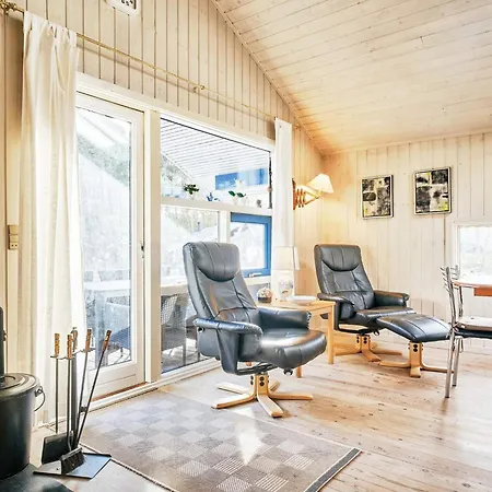 8 Person Holiday Home In Nexo-By Traum *