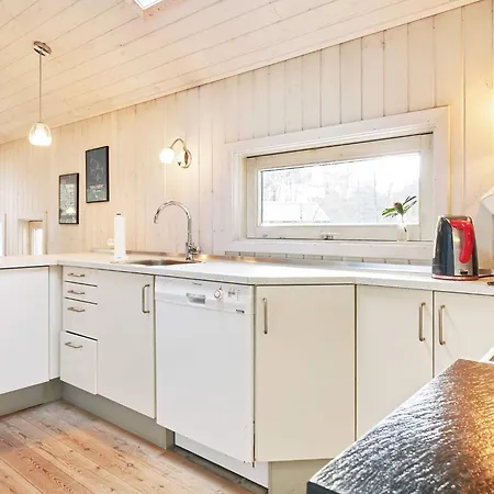 8 Person Holiday Home In Nexo-By Traum Nyaraló Vester Sømarken